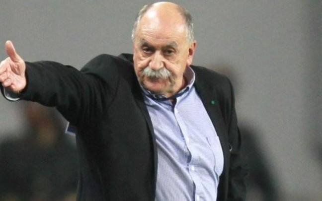 Xabier Azkargorta como técnico durante un partido. Foto: Ehkirola