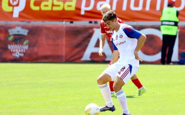 Alex Gualda durante un partido con el CSA Steaua București. Foto: CSA Steaua București 