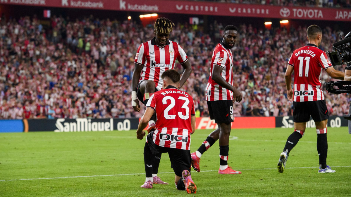 Nico Williams y Robert Navarri en imagen celebrando uno de los goles frente al Sevilla. Foto: Athletic Club