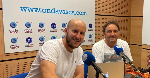 Adrán Yáñen en los estudios de Onda Vasca