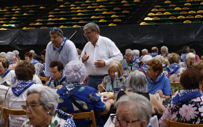 Las personas usuarias del servicio SAD han podido disfrutar del circo, bailes, teatro, fútbol y una comida