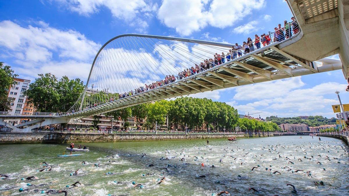 El Triatlón de Bilbao recupera la modalidad olímpica en su decimotercera edición