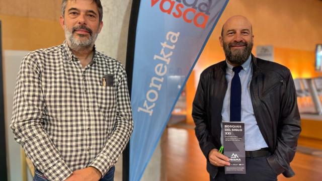 Miguel Ángel SObrino y Jordi Gené, presentando el proyecto PRISMA