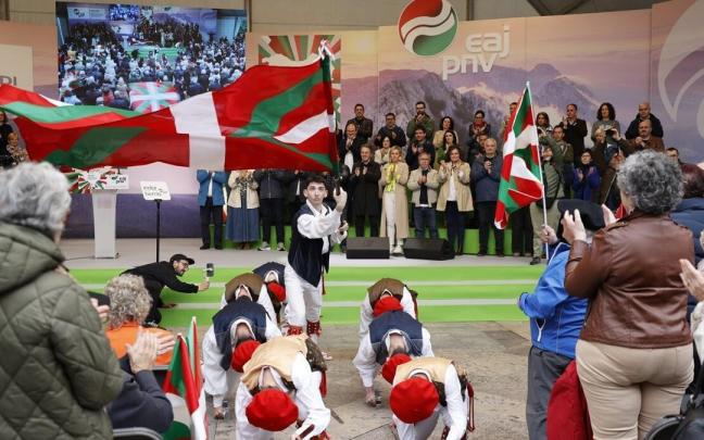 Primeros compases de la celebración de un anterior Aberri Eguna en Bilbao LUIS TEJIDO