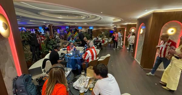 Interior del Luckia Casino Bilbao durante la retransmisión del partido.