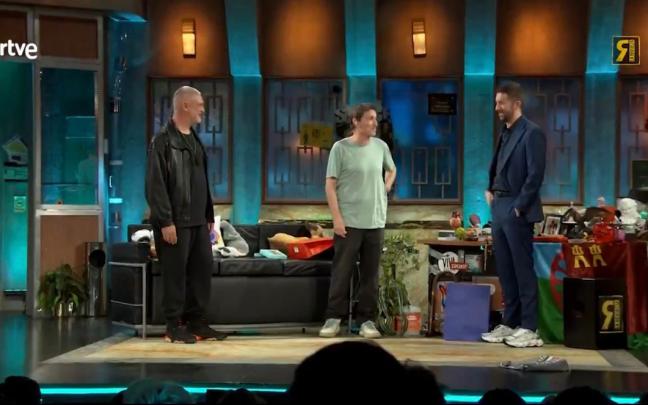 De izquierda a derecha: Kase.O, Albert Pla y David Broncano en La Revuelta. X: @LA_REVUELTA