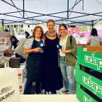 Karmele Pikabea de Euskaber y Naiara López de Uralde de Urapa en el concurso de tortllas de Aste Nagusia