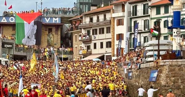 La afición de Orio recibe a su trainera