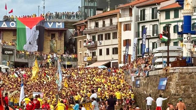 La afición de Orio recibe a su trainera