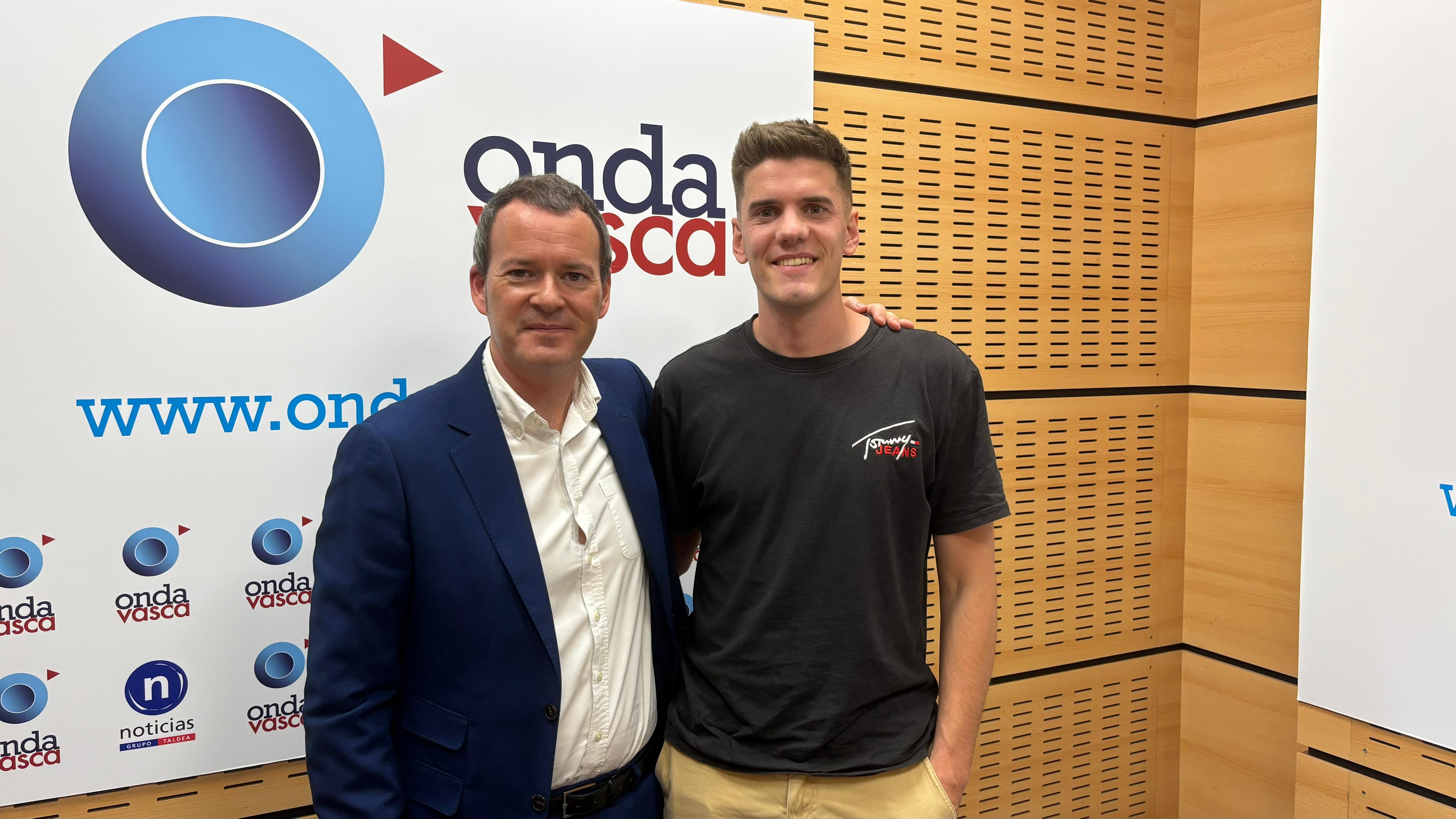 Unai Garma en los estudios de Onda Vasca