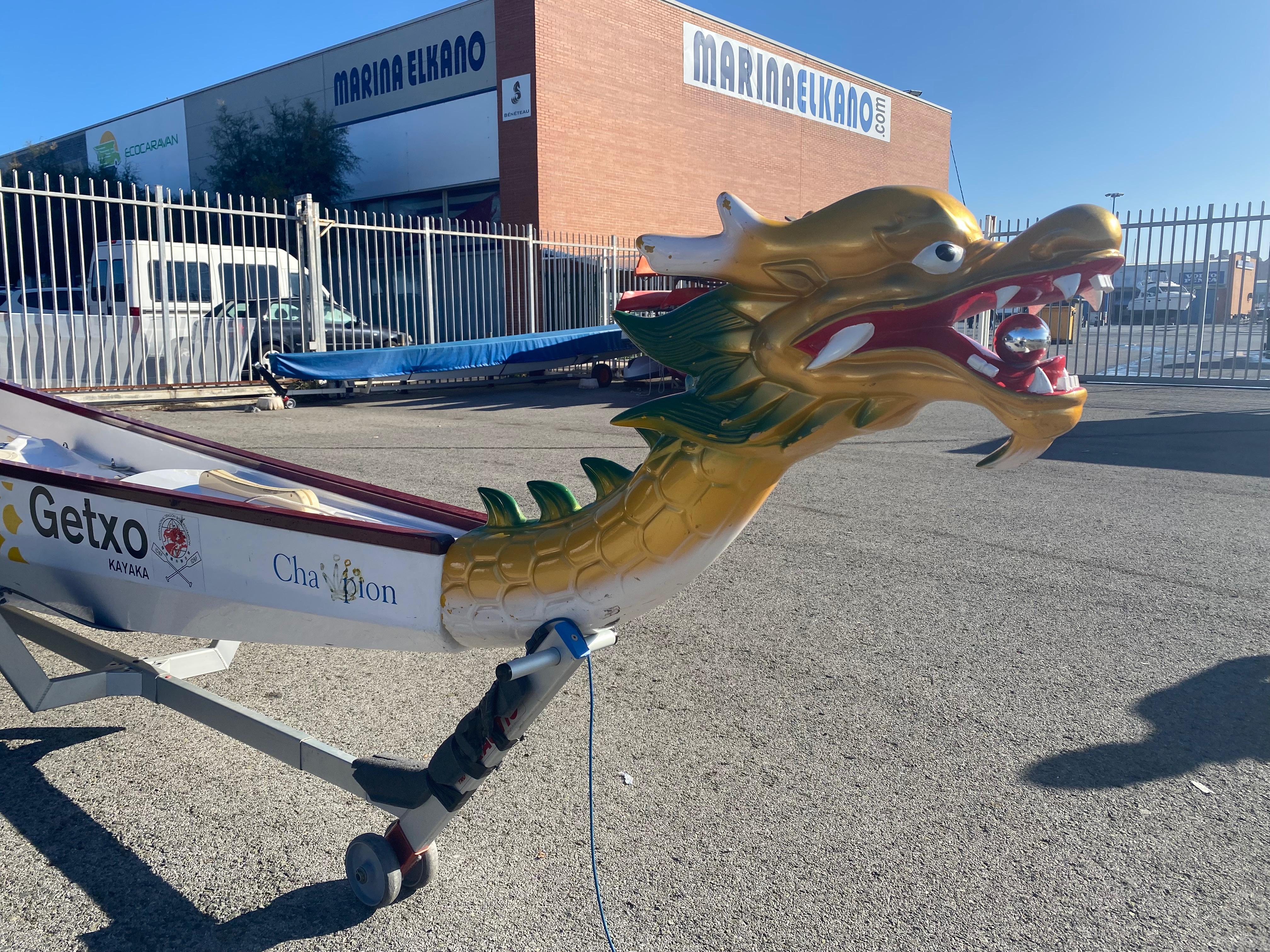 Cabeza de dragon utilizada por el club Getxo Kayaka. ONDA VASCA