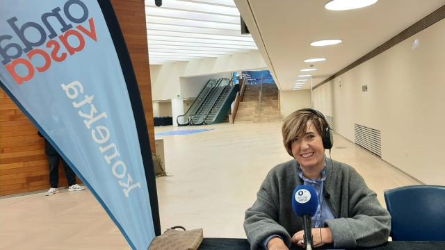 Irune Berasaluze entrevistada en Onda Vasca