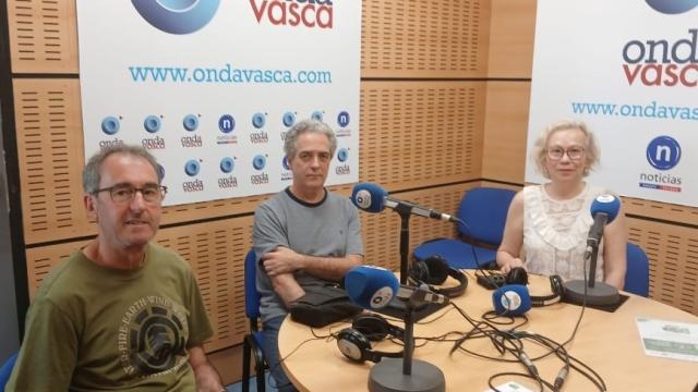 Oskar Argintxona, Guillermo Jauregi y Carolina Ramírez entrevistados en Onda Vasca