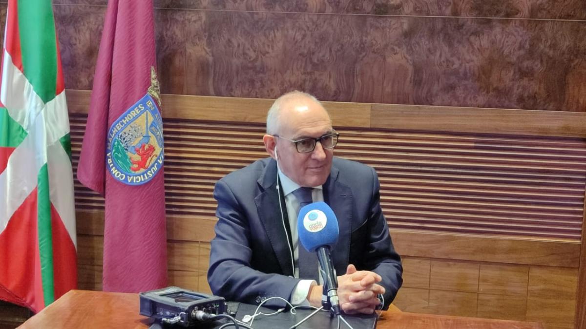 Ramiro González, Diputado General de Araba, entrevistado en Onda Vasca