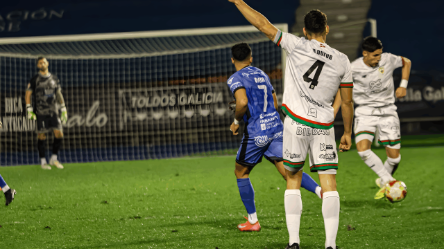 Imagen del encuentro entre el Ourense y el Barakaldo / Barakaldo CF