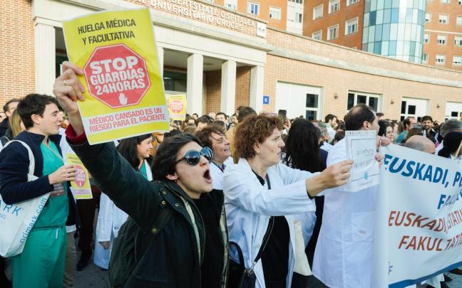 Los médicos vascos se movilizan en demanda de un estatuto propio
