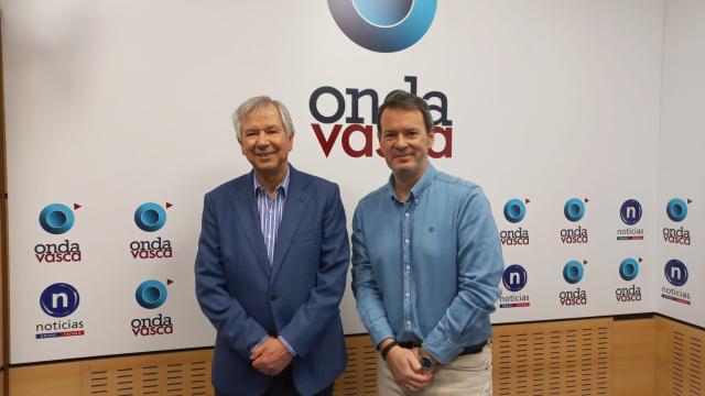 Juan Manuel Sinde, presidente de la Fundación Arizmendiarrieta Kristau Fundazioa, entrevistado en Onda Vasca