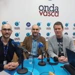 Rodrigo Oraa, Jefe de Servicio Adicciones RSMB y Oskar Ayerdi, médico especialista en enfermedades infecciosas, entrevistados en Onda Vasca