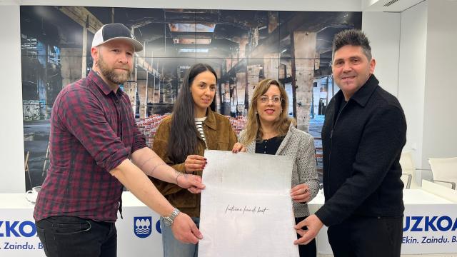 Presentación del documental 'Hutsune handi bat'