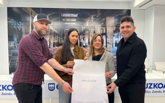 Presentación del documental 'Hutsune handi bat'