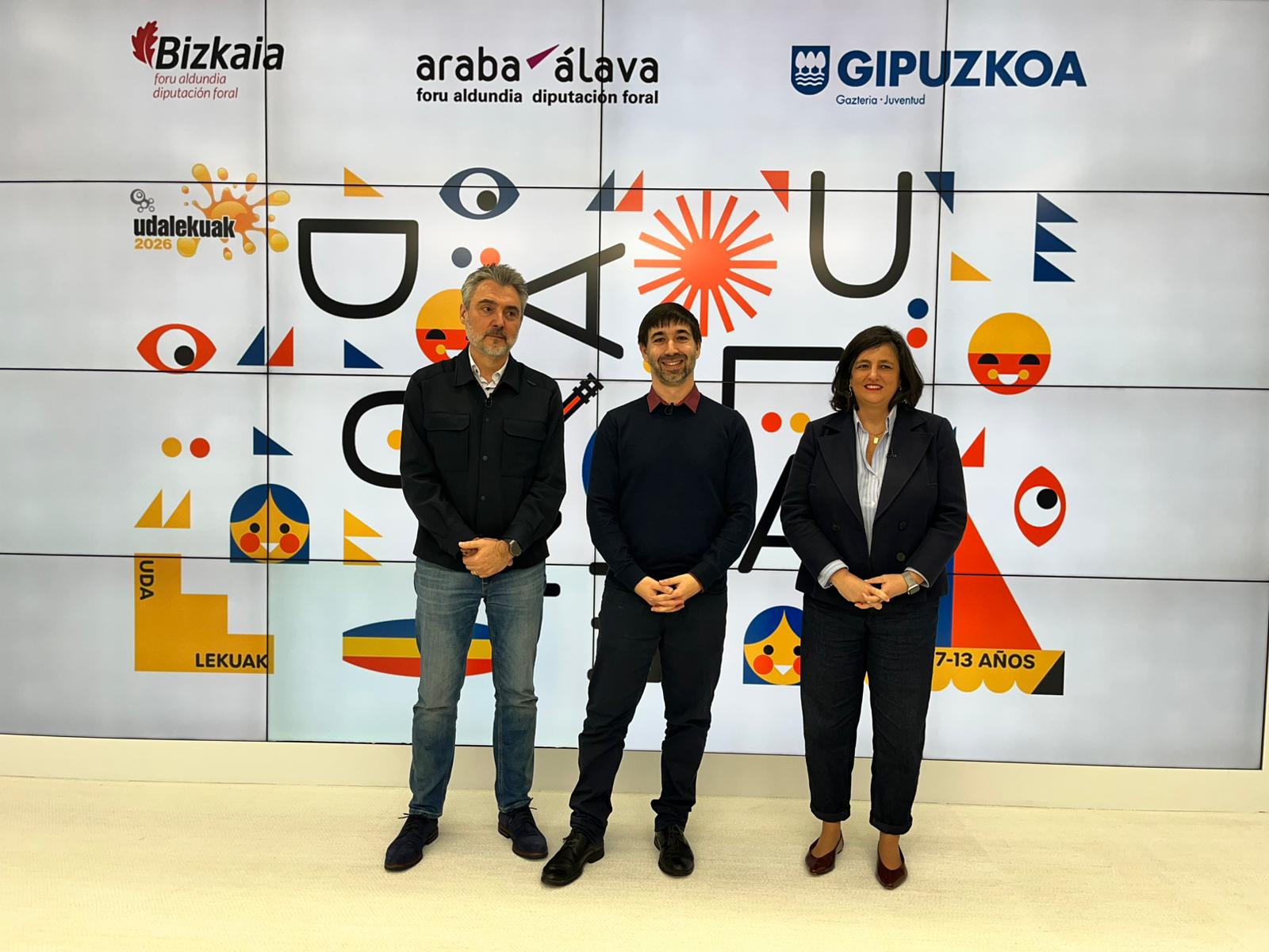 Juanjo Rojo, Álava; Isaac Palencia, Gipuzkoa; y Begoña de Ibarra, Bizkaia, presentan los Udalekuak 2026