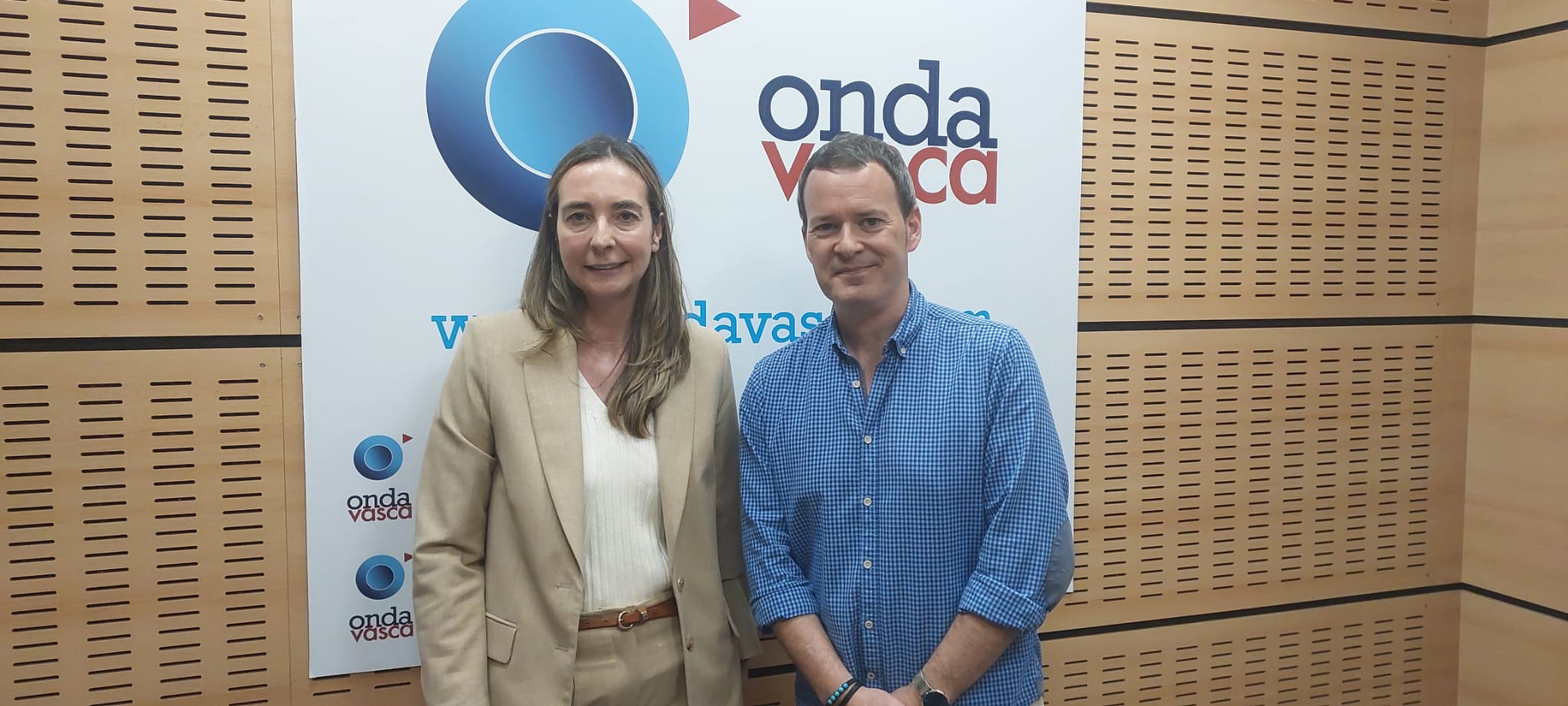 Alaitz Golzarri, presidente de Profarbi, junto a Txema Gutiérrez