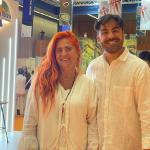 Carmen Sánchez, coordinadora de Promoción Turística de Ibiza, junto al técnico de turismo Agustín Cazorla, en el stand de Ibiza en Expovacaciones 2026
