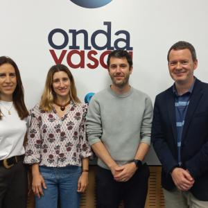 Lander Madaria, Paula Núñez y Begoña Velasco, entrevistados en Las Mañanas de Onda Vasca