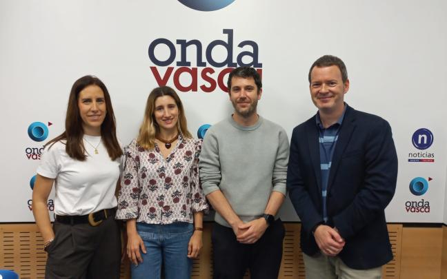 Lander Madaria, Paula Núñez y Begoña Velasco, entrevistados en Las Mañanas de Onda Vasca