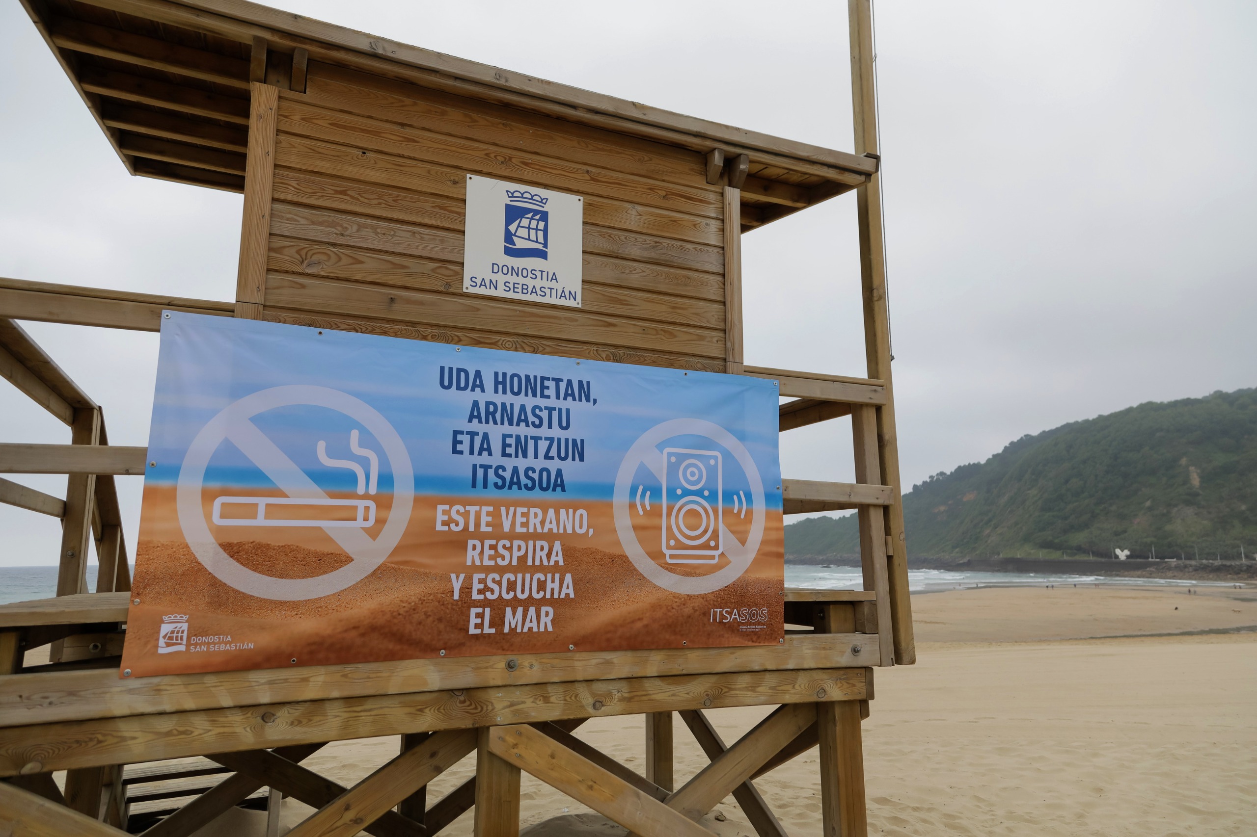 Puesto de socorrismo instalado en la Zurriola