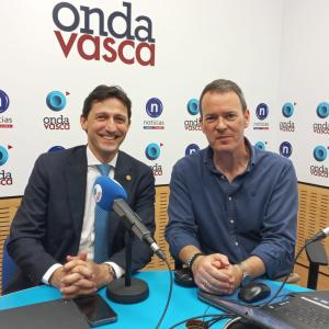 Noël d'Anjou, consejero de Hacienda y Finanzas, entrevistado en Las Mañanas de Onda Vasca