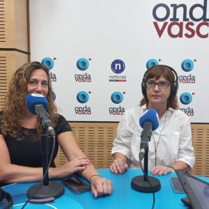 Silvia y María, madres de alumnos afectados por las correcciones en los exámenes de euskera de la PAU, entrevistados en Las Mañanas de Onda Vasca