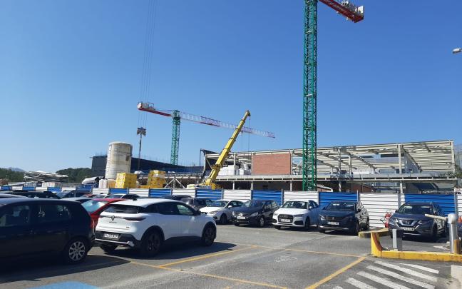 Obras de construcción del edificio que acogerá la unidad de protonterapia en Donostia