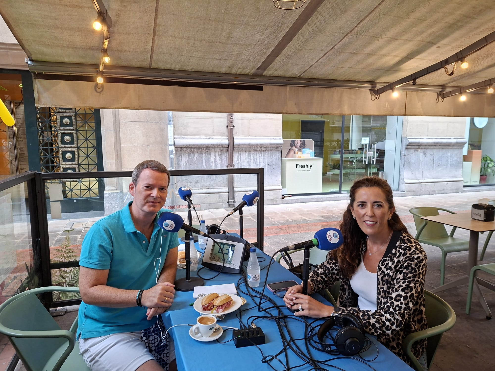 Lucía López Negrete visita "Las mañanas de Onda Vasca"