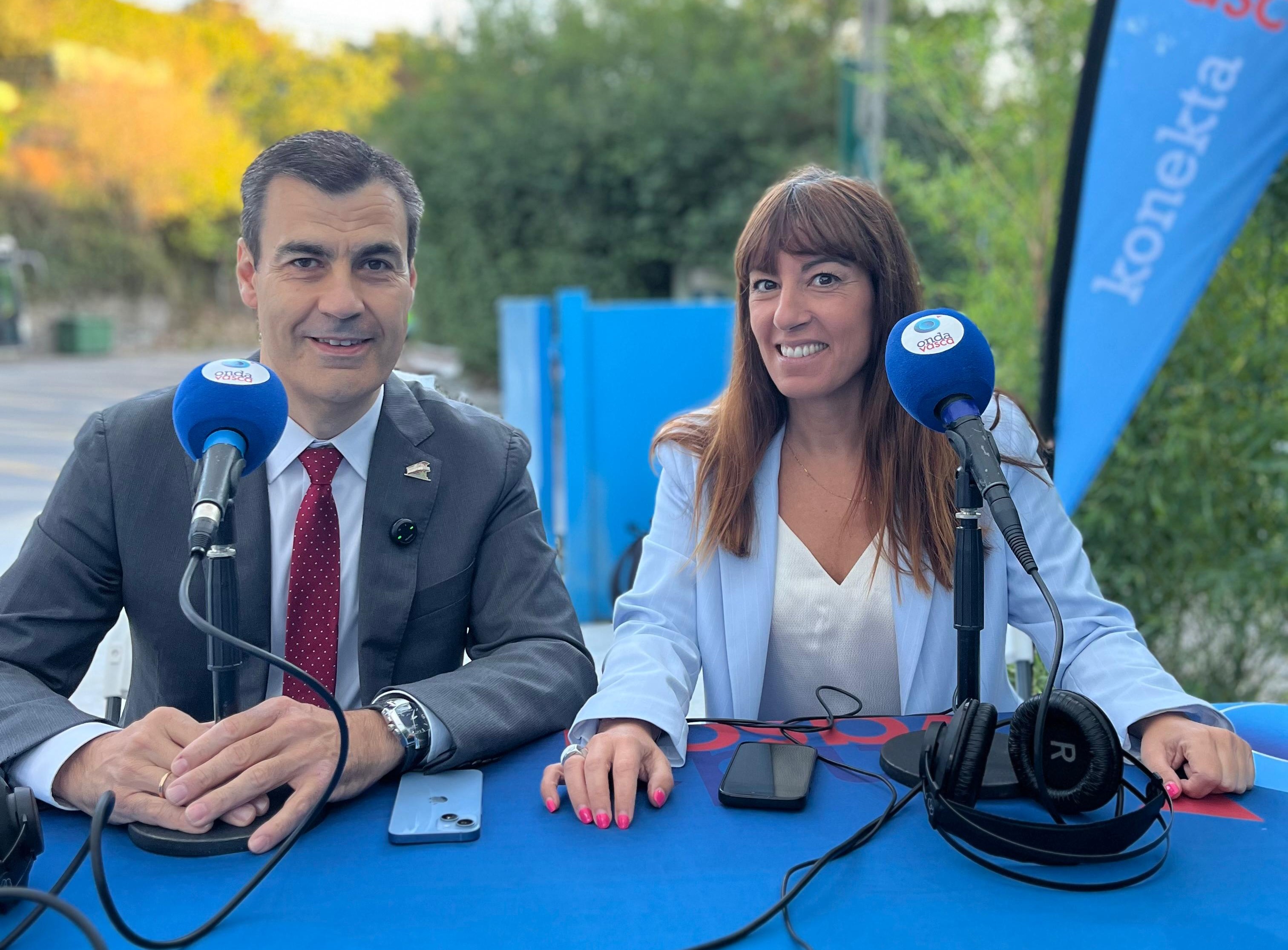 Miguel Ángel Gómez Viar, alcalde de Trapagaran y Leire Sáez, Directora de Turismo de la Diputación Foral de Bizkaia, entrevistados en Las Mañanas de Onda Vasca