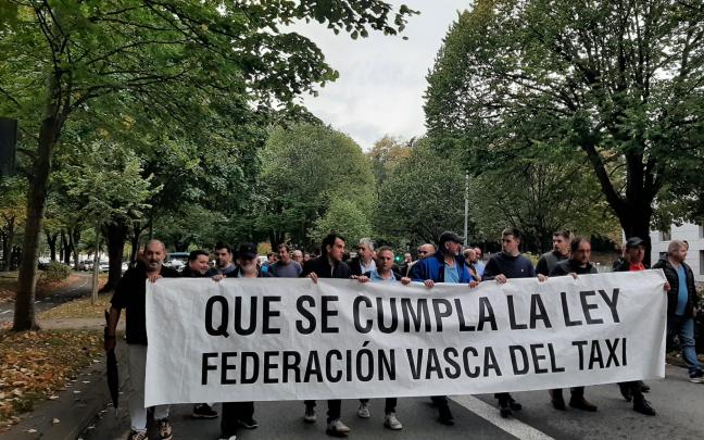 Protesta de los taxistas en Donostia