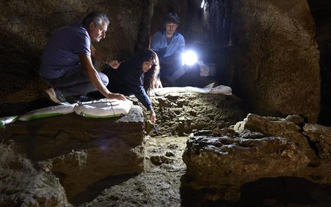 Yacimiento en la cueva de Ultzama. Cedida