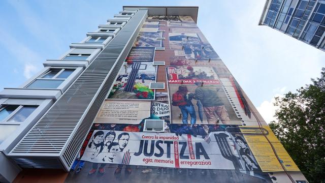Mural del 3 de marzo en Zaramaga. CEDIDA