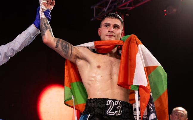 Tejada se impuso por decisión unánime a un bravo y bullidor José Luis Commisso. Foto: José Landín