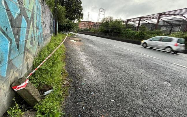 El cadáver ha sido hallado junto a una carretera del barrio de Arkotxa, en Zaratamo. Borja Guerrero
