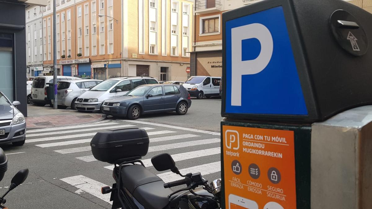 Zona de estacionamiento regulado en la Rotxapea. Foto: Ayuntamiento de Pamplona